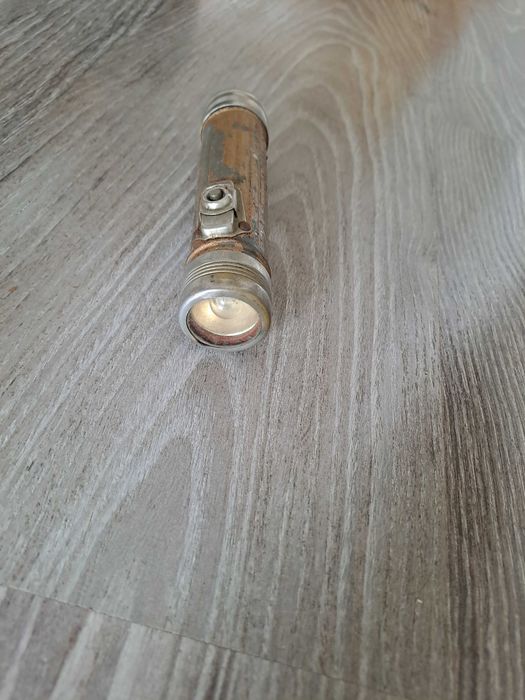 Various antique items426481888705259522