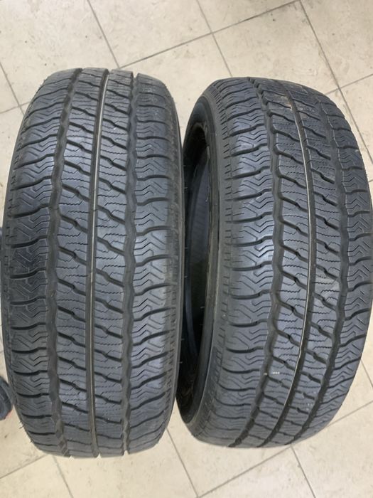 Продам  пару практично нових шин  махіс