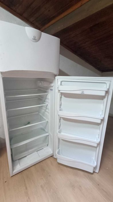 Frigorífico indesit