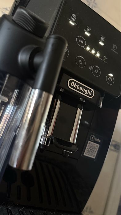 Máquina Café De’Longhi Magnifica Start Milk ECAM220.60.B