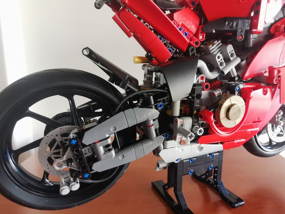 Lego 42202 Ducati Panigale V4 S