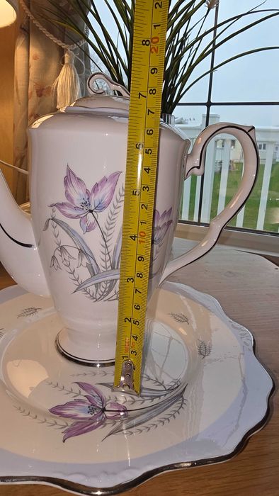 ROYAL STAFFORD BONE CHINA Cirka-1960 Demitasse Tulip set.