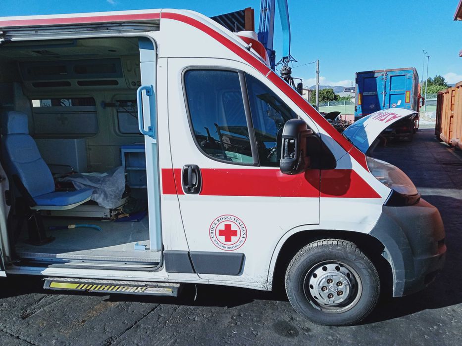 Drzwi  zabudowa karetka ambulans  Ducato 2009