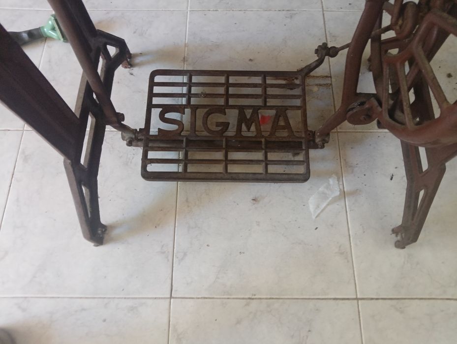 Máquina de Costura Singer