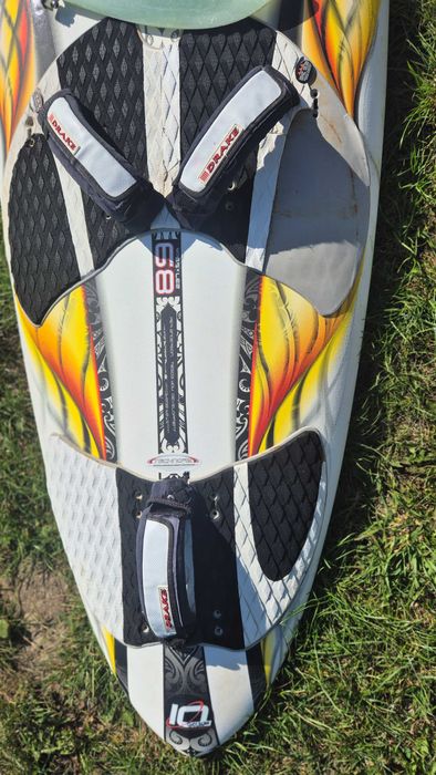 deska windsurfingowa starboard kombat 89l ze statecznikiem
