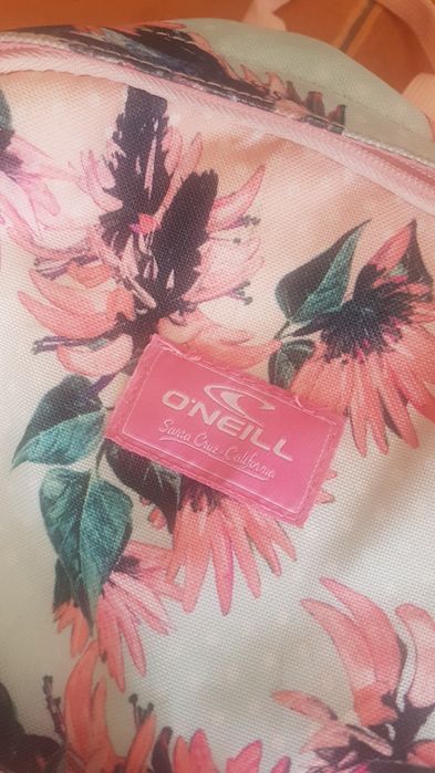 Mochila oneill almofadada resistente a agua