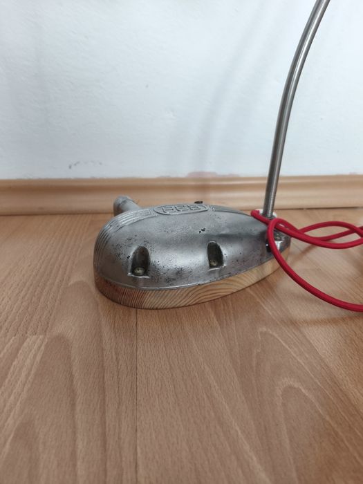 Lampa z części motocyklowych – ręcznie robiona, loft / garaż / prezent