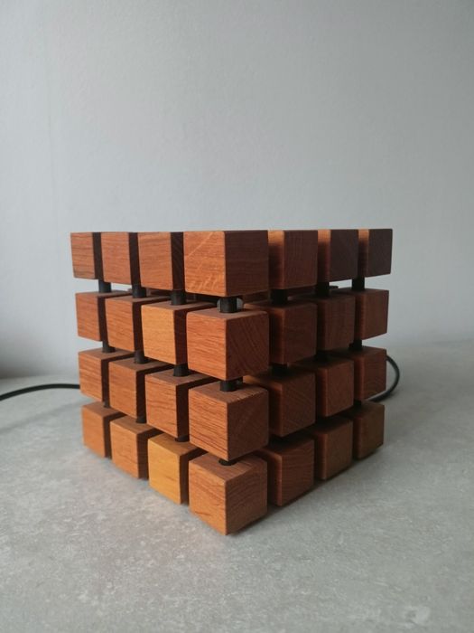 Ręcznie robiona designerska lampa drewniana