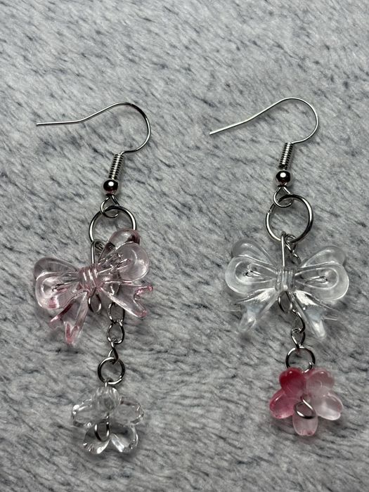 Kolczyki z kokardkami OPIS