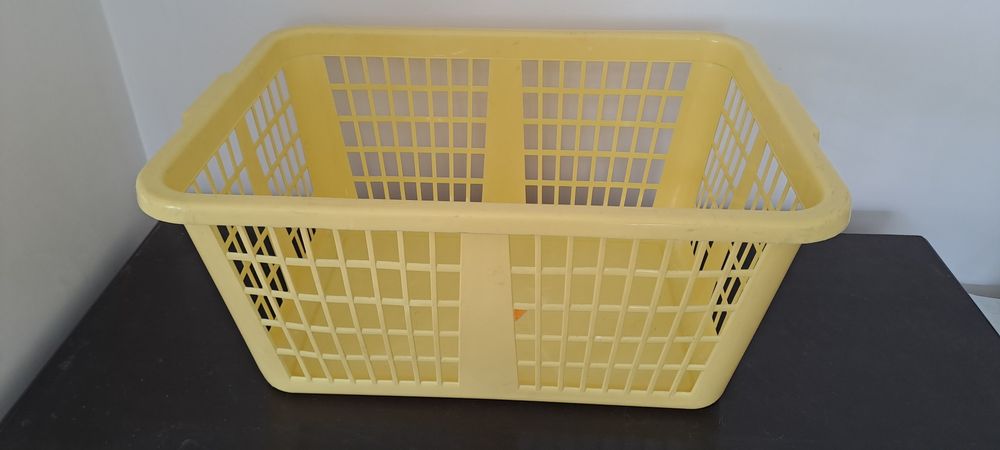 Cesta de arrumação amarela