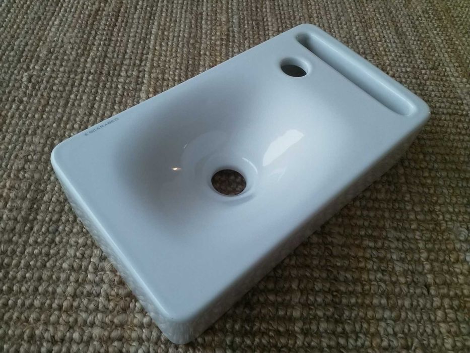 Włoska designerska umywalka SCARABEO HUNG