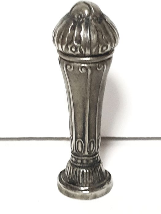 Antigo sinete / carimbo de lacre com monogramas em Alpacca