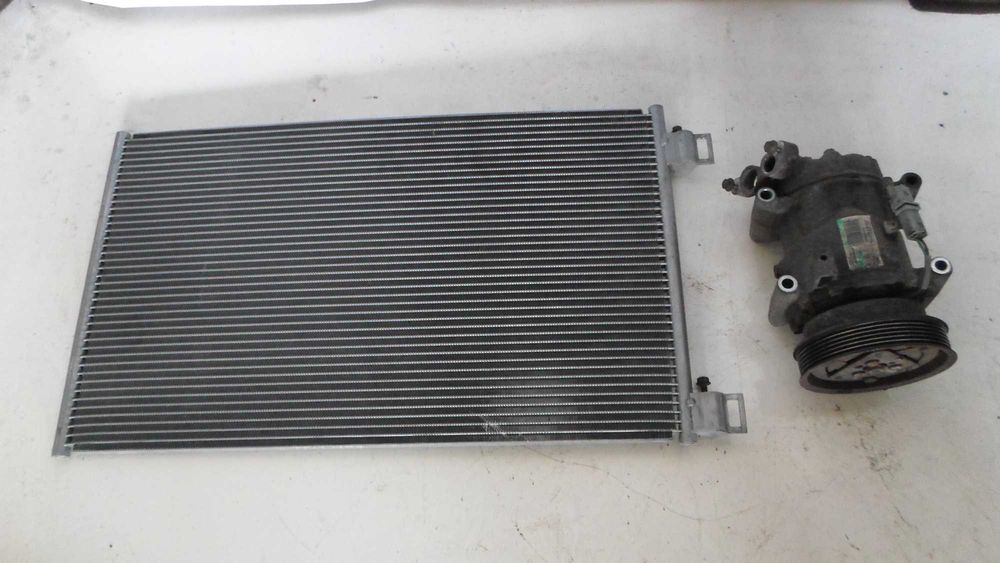 Радіатор  оригинальний води інтеркулер 1.5dCi Renault Kangoo  2