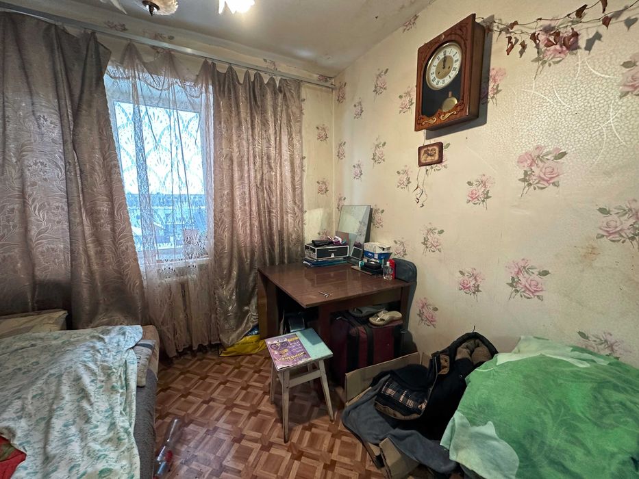 Продам 1 кімнатну гостинку 10 хвилин метро Індустріальна (Пролетарська