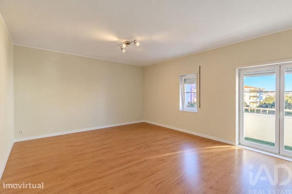 Apartamento T3 em São Domingos de Rana de 104 m2