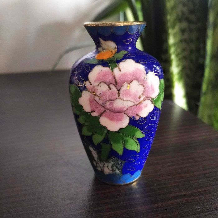 Клуазоне ваза антикварная 7,5 см перегородчатая эмаль в идеале и бонус