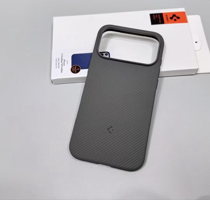 Чохол Spigen iPhone 18/17 Pro/ Pro Max з MagSafe, протиковзкий