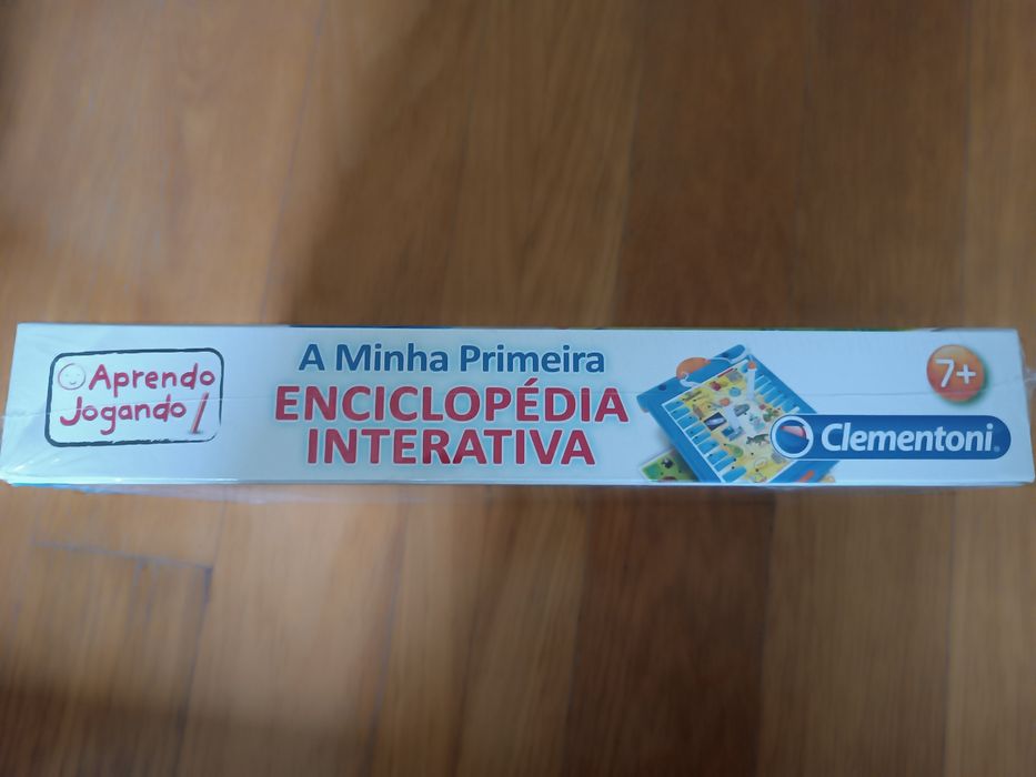 Enciclopédia interativa- no plástico