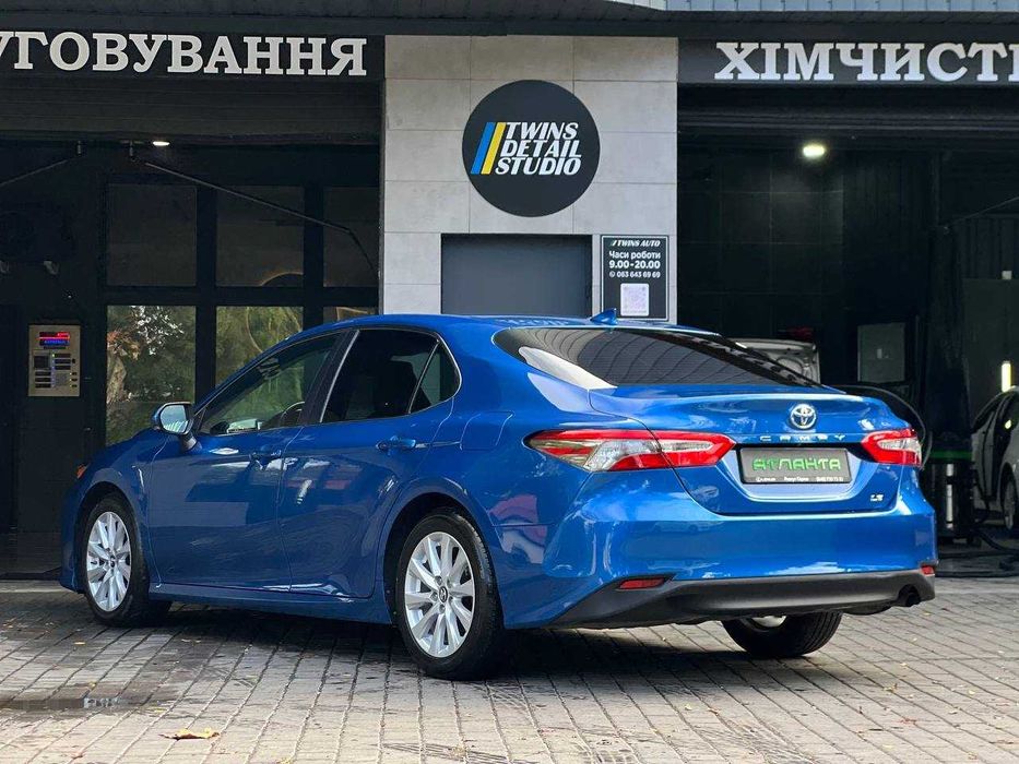 Toyota Camry 2019