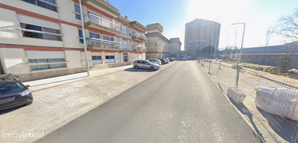 Lojas comércio e serviços (são 5) em Samora Correia