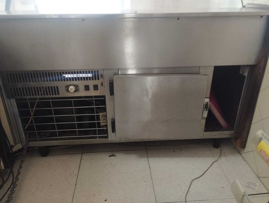 Vitrine expositora refrigerada com canto - NOVO PREÇO