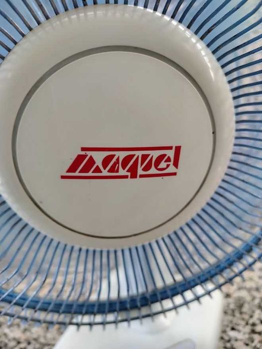 Ventoinha de mesa MAQUEL 38W (3 velocidades e rotativa)