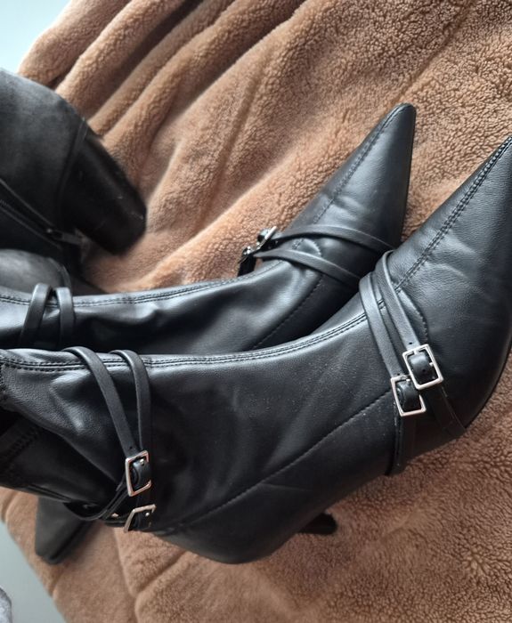 Botas pretas n° 38