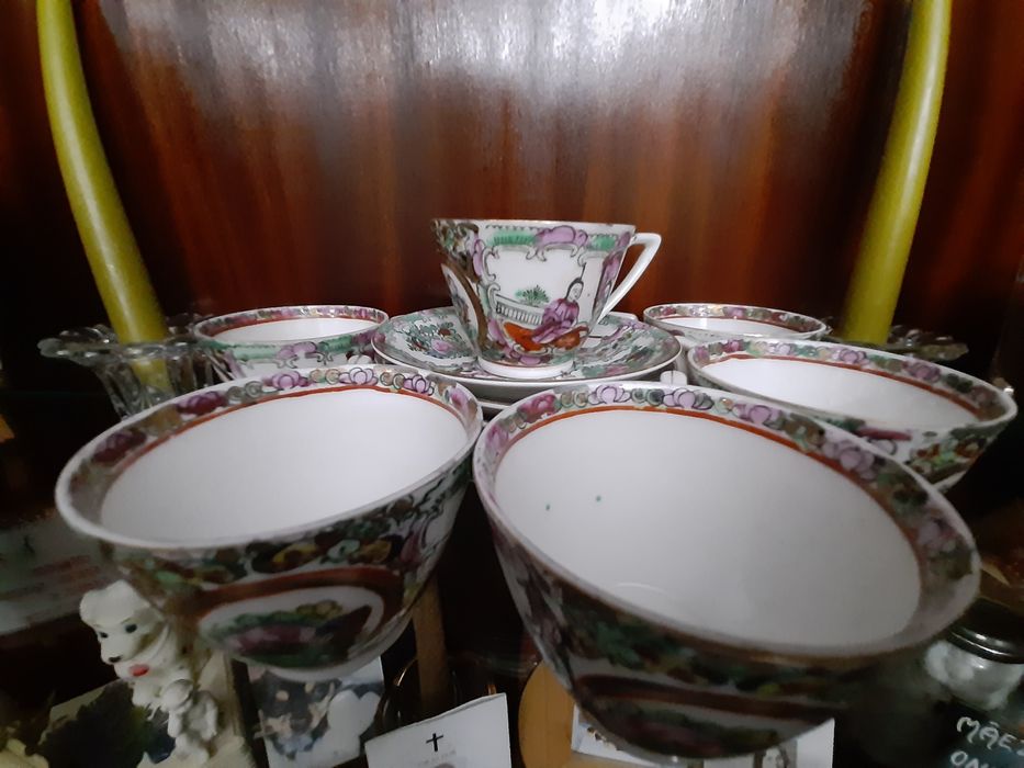 Hand-painted tea set430894017435422720