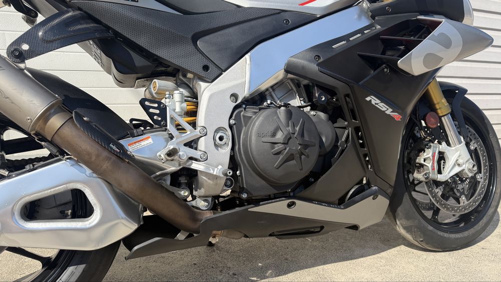 aprilia rsv4 1100 2021рік