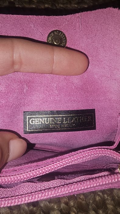 Porta moedas cor de rosa  pelo novo por estrear 
Pele genuína nunca usado por estrear