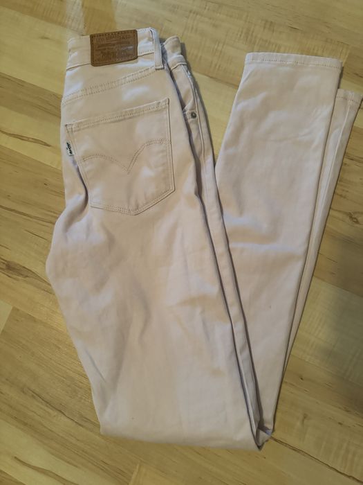 LEVI’s premium