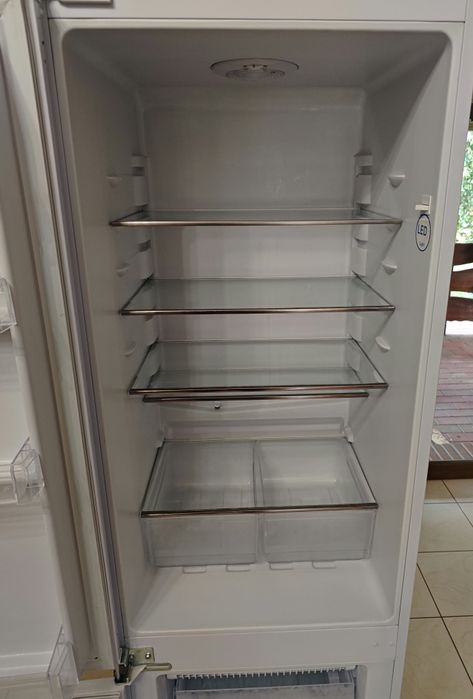 Lodówka Amica o zabudowy