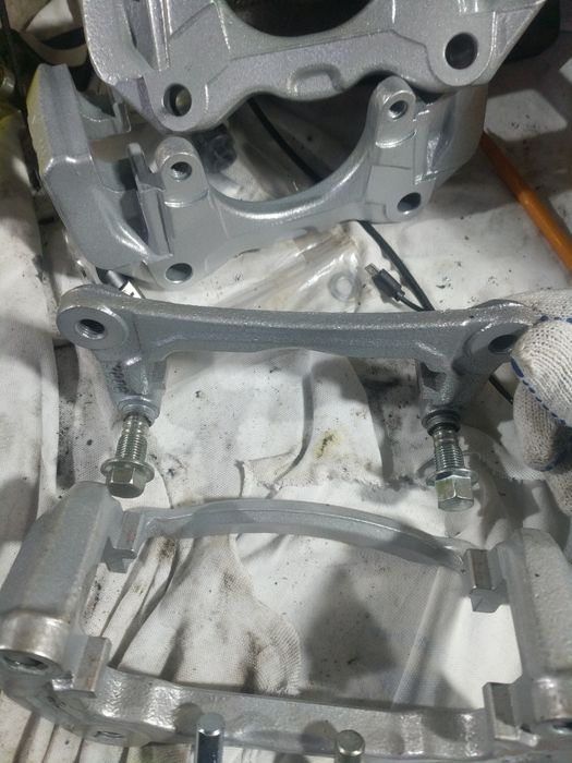 Ремонт реставрация суппортов скоб направляющих покраска BREMBO штуцер