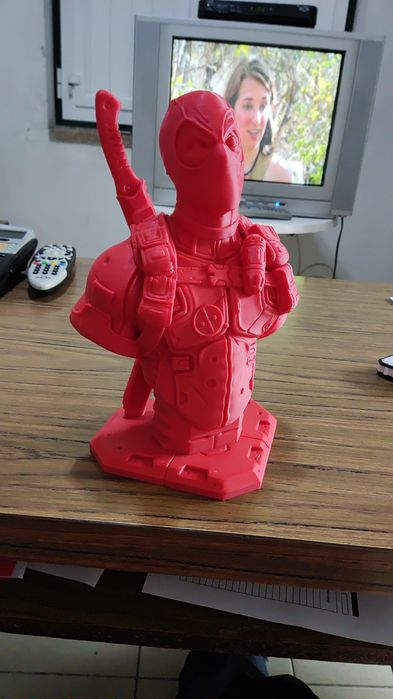 Deadpool estatua