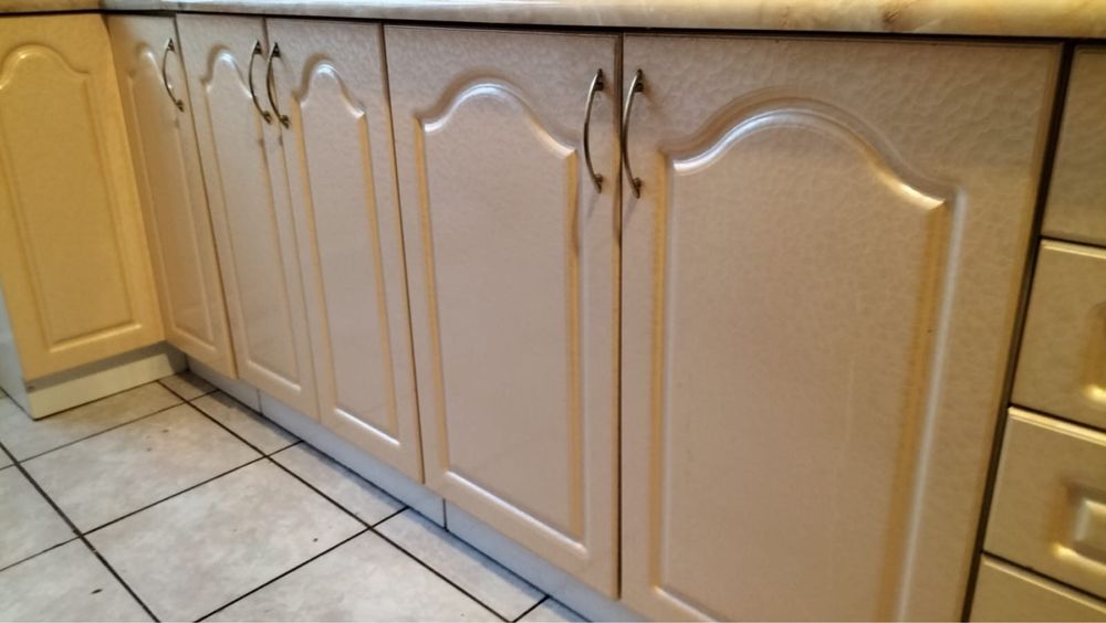 Rezerwacja Meble kuchenne razem ze zlewozmywakiem