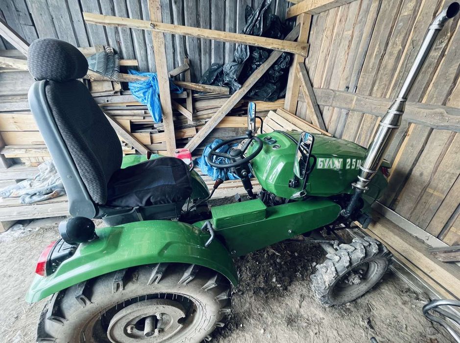 продам майже новий міні трактор