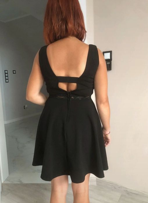 Sukienka czarna na ramiączkach