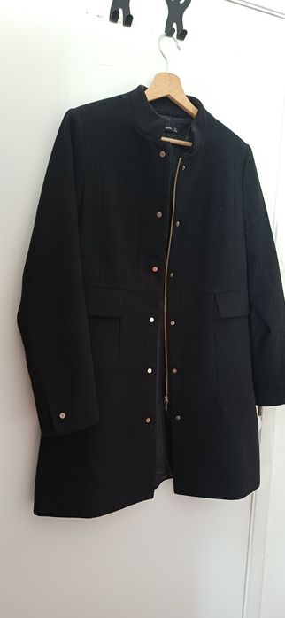 Sobretudo preto Stradivarius L – casaco comprido