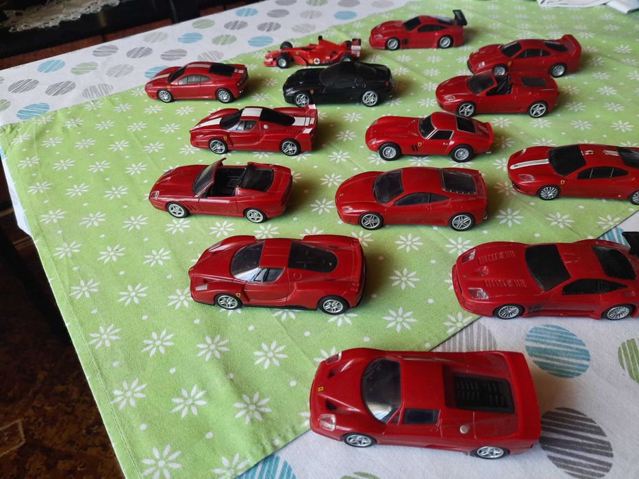 Ferrari 1:38 V- power ,shell. 14 sztuk + 4 gratis