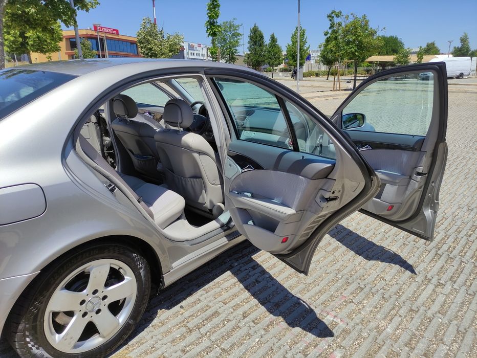 Mercedes-Benz Classe E 270 — fotografia 6