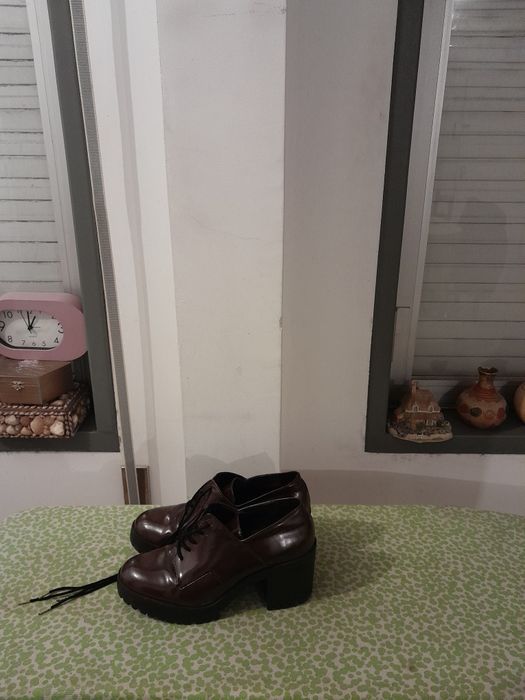 Vendo Sapatos de Senhora ZARA muito bonitos como novos