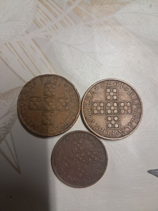 Moedas  antigas bom estado