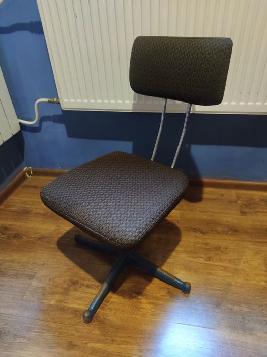 Fotel fryzjerski PRL regulowany góra dół