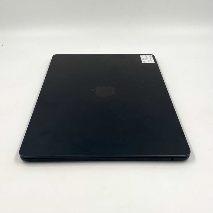 950$ MacBook Air 13" 2022 Z160005F M2 / 24 GB / 512gb SSD
