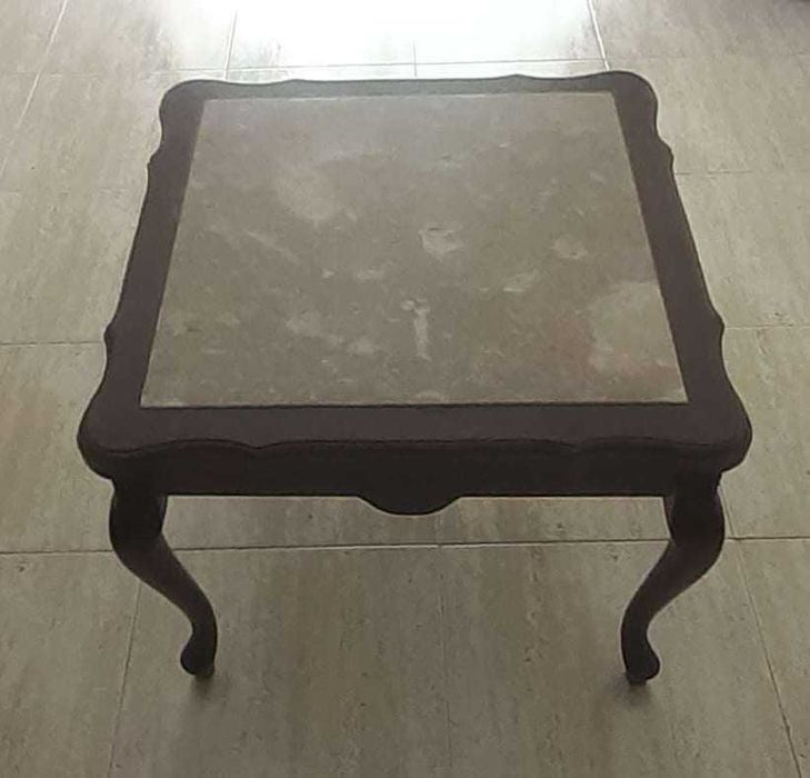 Mesa de Centro com tampo de granito (vintage)