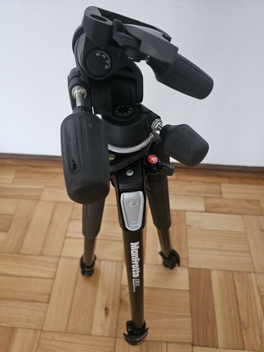 Tripé Manfrotto MT055XPRO3 NOVO + cabeça manfrotto 804 RC2