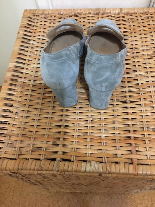 Sapatos da Zilian-Os 2 pares 18€.