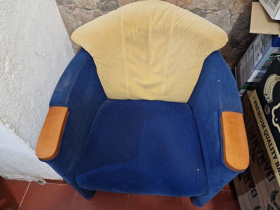 Poltrona / Sofa individual madeira veludo azul marinho e amarelo