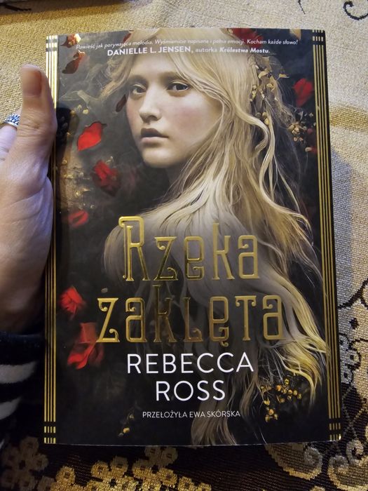 Rzeka zaklęta Rebecca Ross