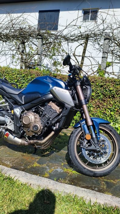 Honda.  CB650  R